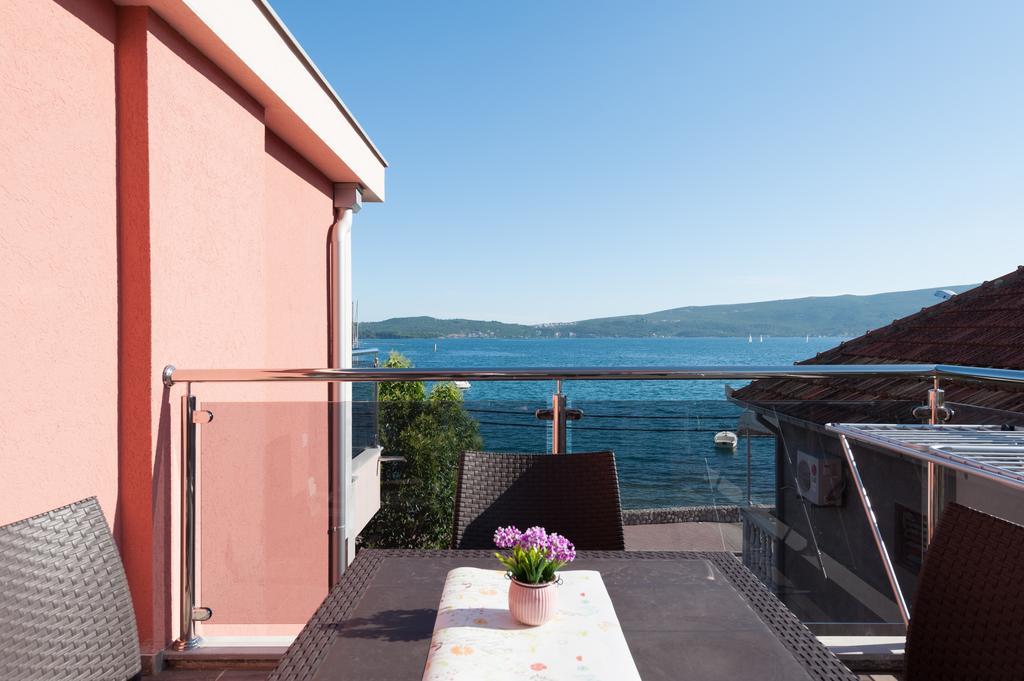 Apartments Delfin Tivat Exterior foto