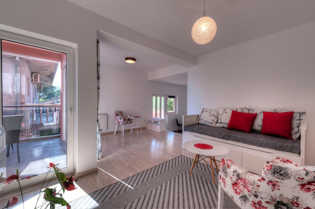 Apartments Delfin Tivat Exterior foto