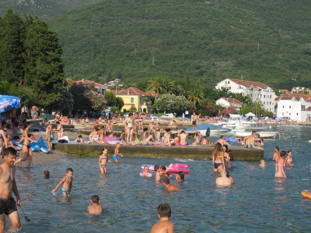 Apartments Delfin Tivat Exterior foto