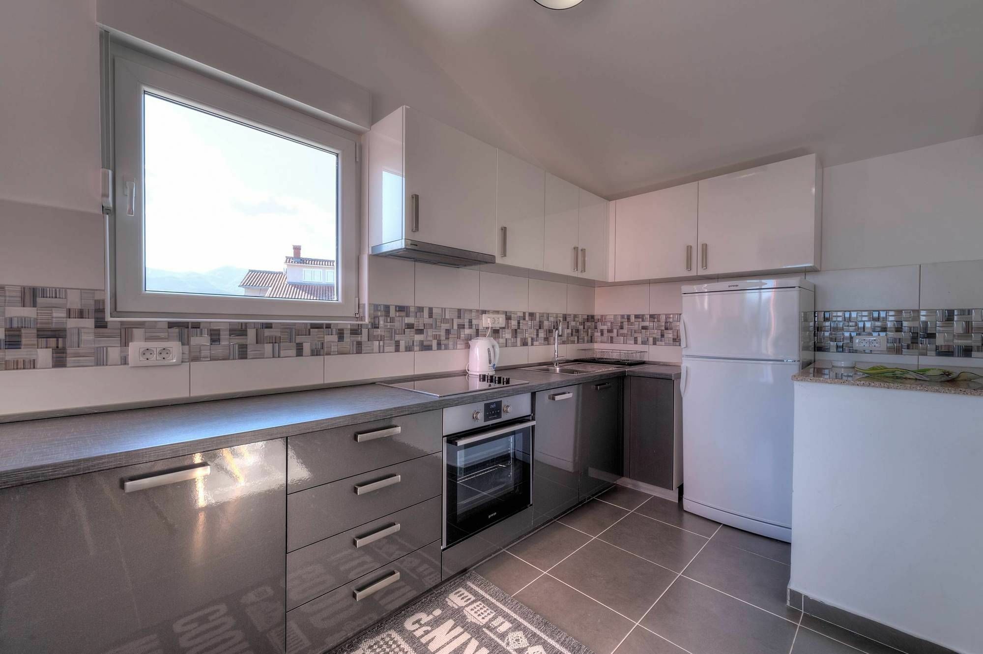 Apartments Delfin Tivat Exterior foto